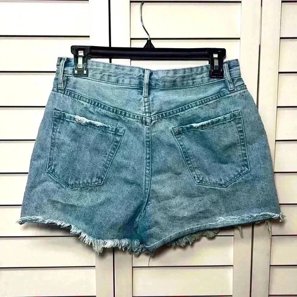 YMI Mom Fit Distressed Festival Shorts Size 7/28 - Picture 6 of 8
